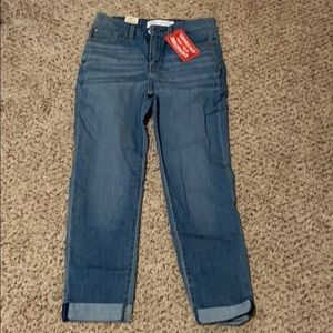 levi mid rise boyfriend jeans